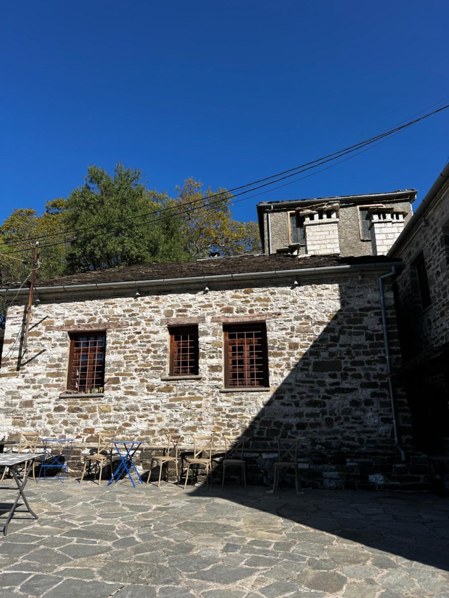 Ikojenia Traditional Lodge Papigko Exterior photo