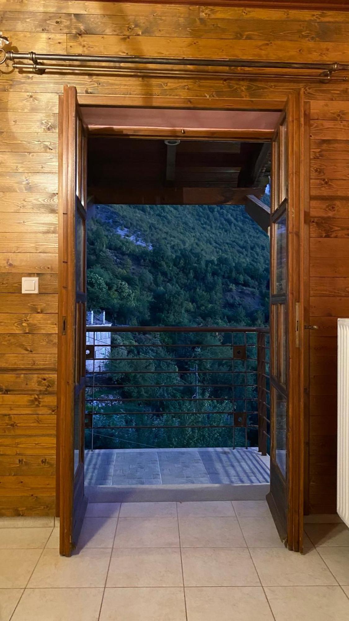 Ikojenia Traditional Lodge Papigko Exterior photo